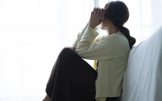 Ly hôn khi chồng ở nước ngoài bất hợp pháp